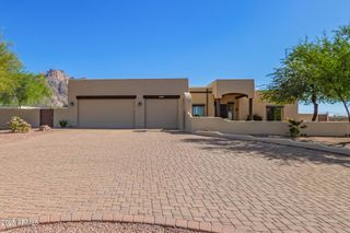 945 N MOUNTAIN VIEW Road, Apache Junction, AZ 85119