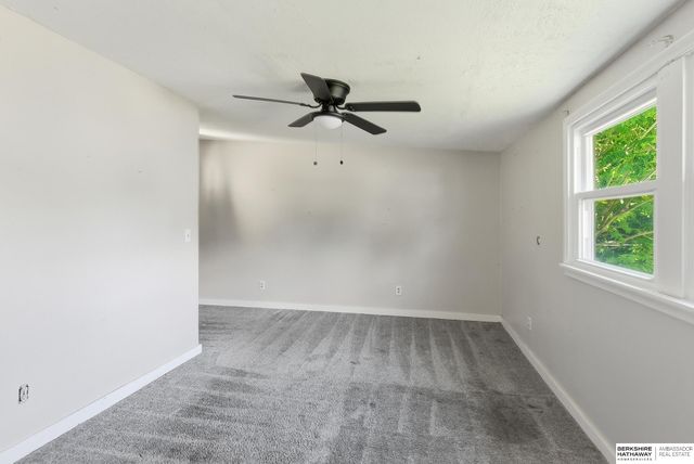 807 N 49th Street, Omaha, NE 68132