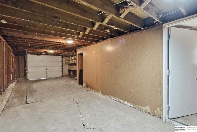 807 N 49th Street, Omaha, NE 68132