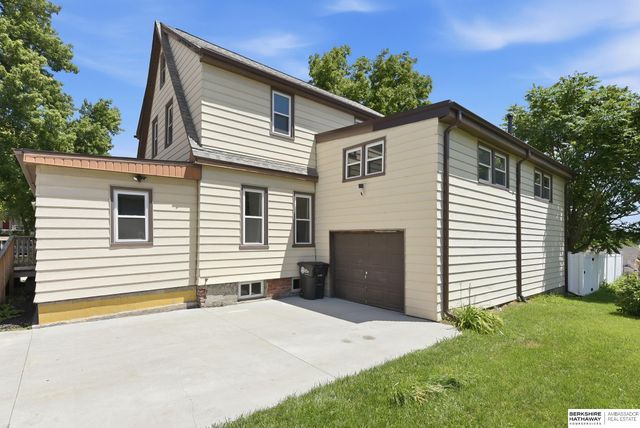 807 N 49th Street, Omaha, NE 68132