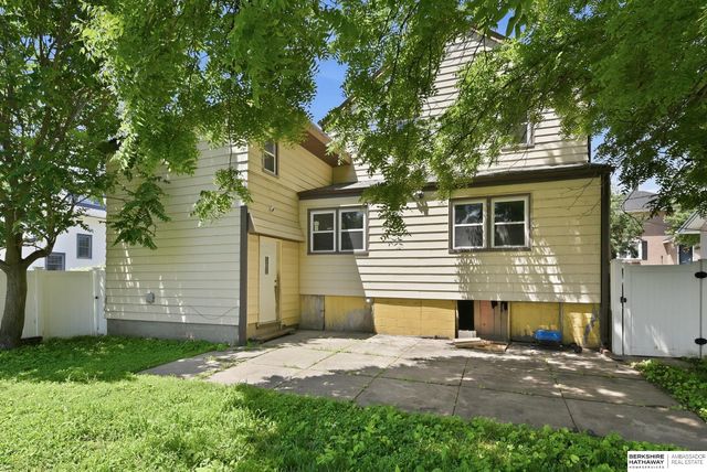 807 N 49th Street, Omaha, NE 68132