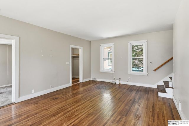 807 N 49th Street, Omaha, NE 68132
