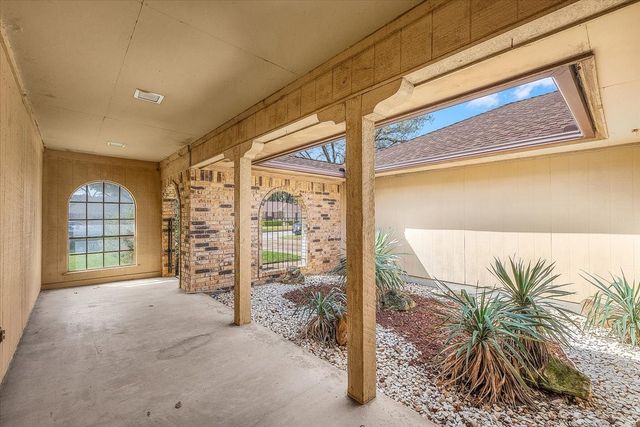 1707 Princeton Drive, Arlington, TX 76015