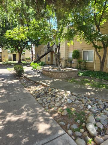 8216 Center Pkwy #23, Sacramento, CA 95823