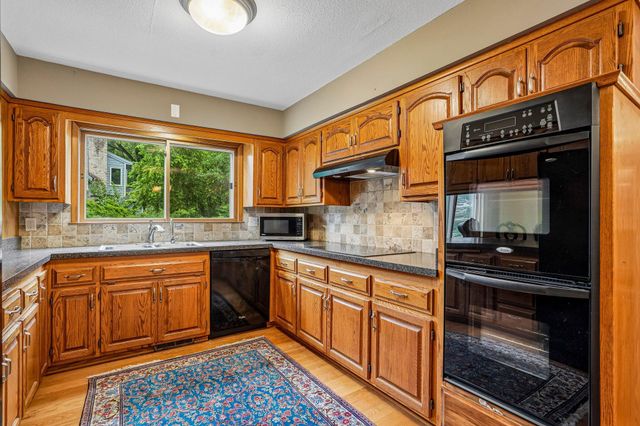 1525 Saint Croix Circle, Golden Valley, MN 55422
