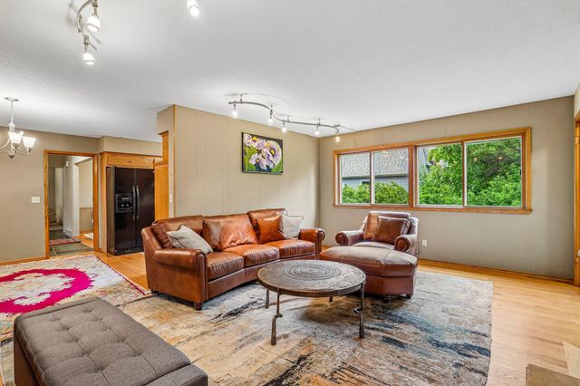 1525 Saint Croix Circle, Golden Valley, MN 55422