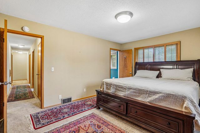 1525 Saint Croix Circle, Golden Valley, MN 55422