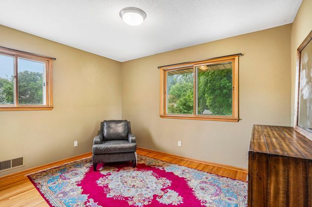 1525 Saint Croix Circle, Golden Valley, MN 55422