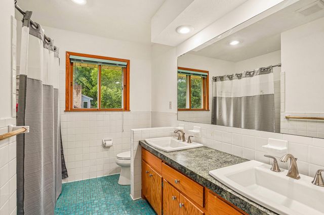 1525 Saint Croix Circle, Golden Valley, MN 55422