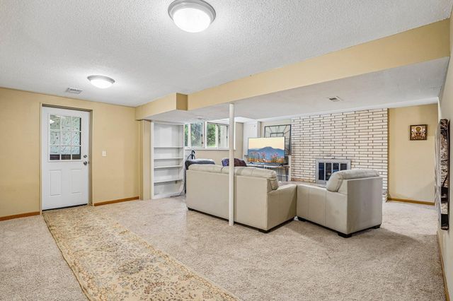 1525 Saint Croix Circle, Golden Valley, MN 55422