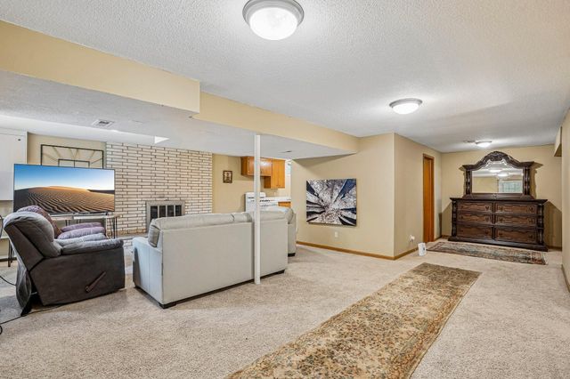 1525 Saint Croix Circle, Golden Valley, MN 55422