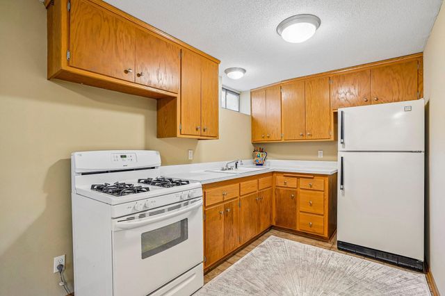 1525 Saint Croix Circle, Golden Valley, MN 55422