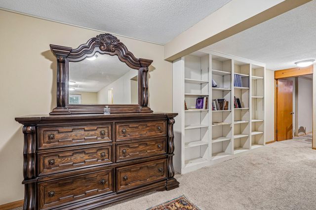 1525 Saint Croix Circle, Golden Valley, MN 55422