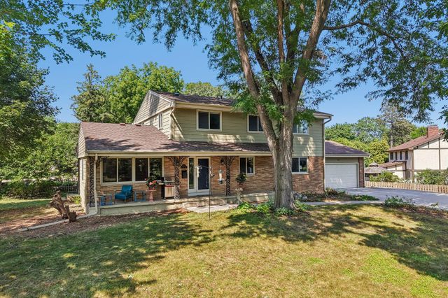 1525 Saint Croix Circle, Golden Valley, MN 55422