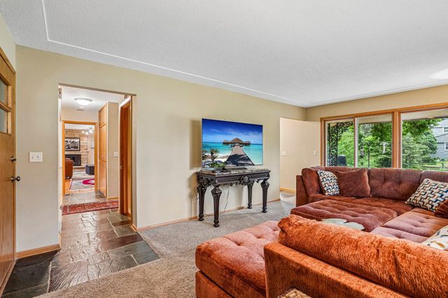 1525 Saint Croix Circle, Golden Valley, MN 55422
