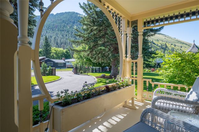 2215 Raymond Avenue, Missoula, MT 59802