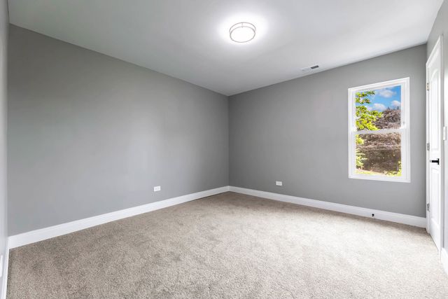 806 S 19th Avenue, Maywood, IL 60153