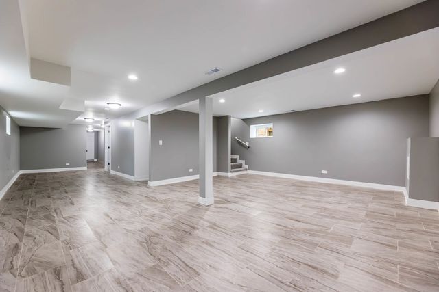 806 S 19th Avenue, Maywood, IL 60153