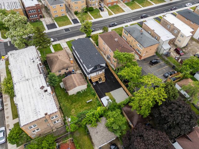 806 S 19th Avenue, Maywood, IL 60153