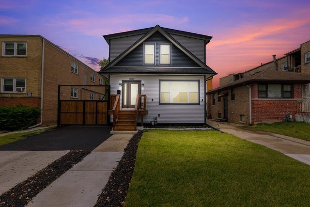 806 S 19th Avenue, Maywood, IL 60153