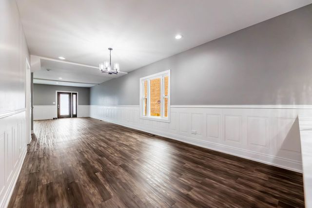 806 S 19th Avenue, Maywood, IL 60153