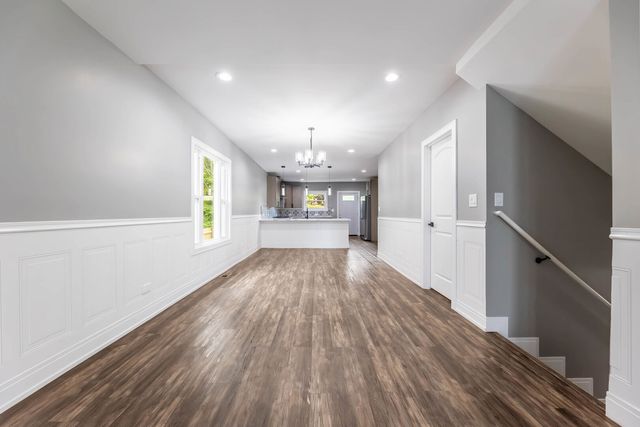806 S 19th Avenue, Maywood, IL 60153