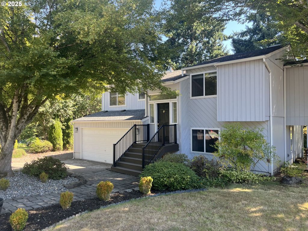 1733 JAMIE Cir, West Linn, OR 97068