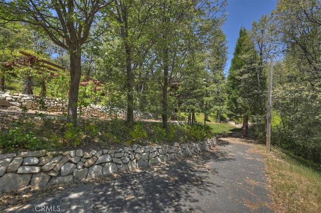 27487 Matterhorn, Lake Arrowhead, CA 92352