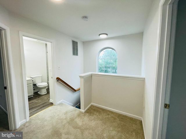 21065 TYLER TOO TER, Ashburn, VA 20147
