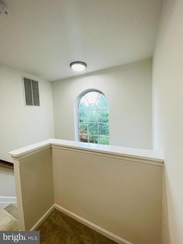 21065 TYLER TOO TER, Ashburn, VA 20147