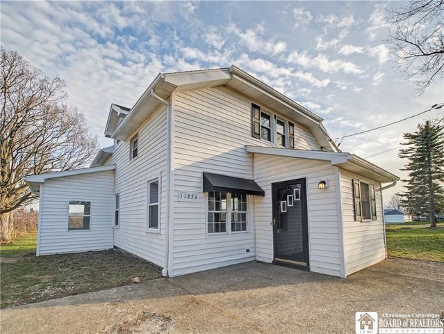 11824 Old Main Road, Hanover, NY 14136