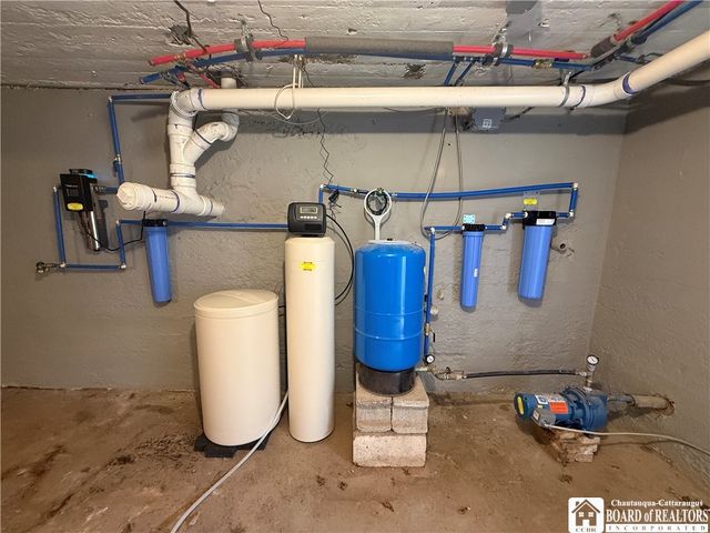 11824 Old Main Road, Hanover, NY 14136