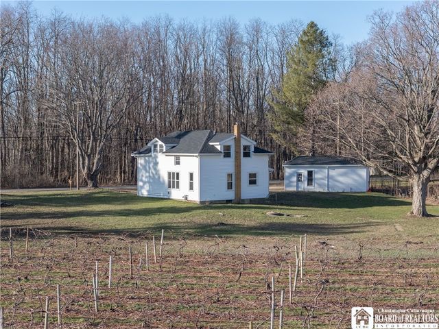 11824 Old Main Road, Hanover, NY 14136
