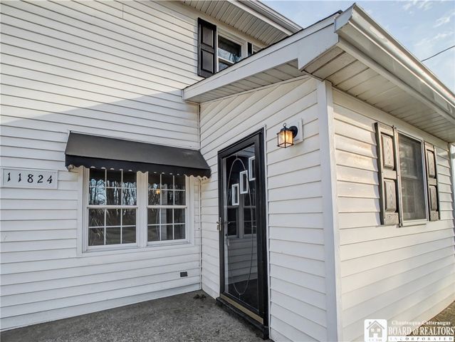 11824 Old Main Road, Hanover, NY 14136