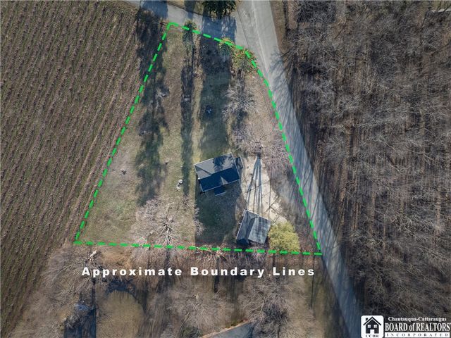 11824 Old Main Road, Hanover, NY 14136