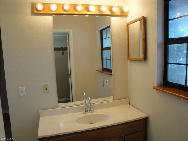 279 Hubbard AVE, North Fort Myers, FL 33917