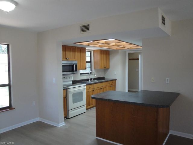 279 Hubbard AVE, North Fort Myers, FL 33917