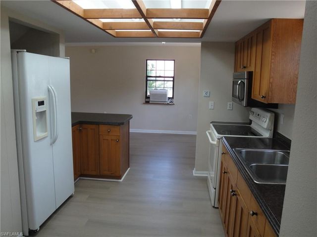 279 Hubbard AVE, North Fort Myers, FL 33917