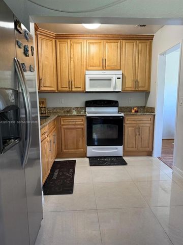 4289 NW 5th Street, Miami, FL 33126