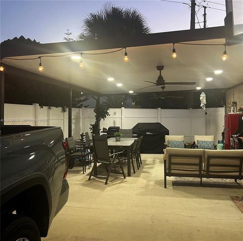 8564 SW 15th Court, Davie, FL 33324
