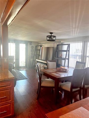 8564 SW 15th Court, Davie, FL 33324