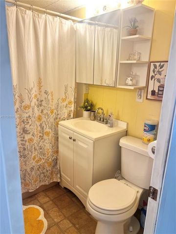 8564 SW 15th Court, Davie, FL 33324