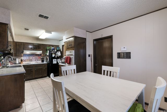 9314 Ranchero, San Antonio, TX 78240