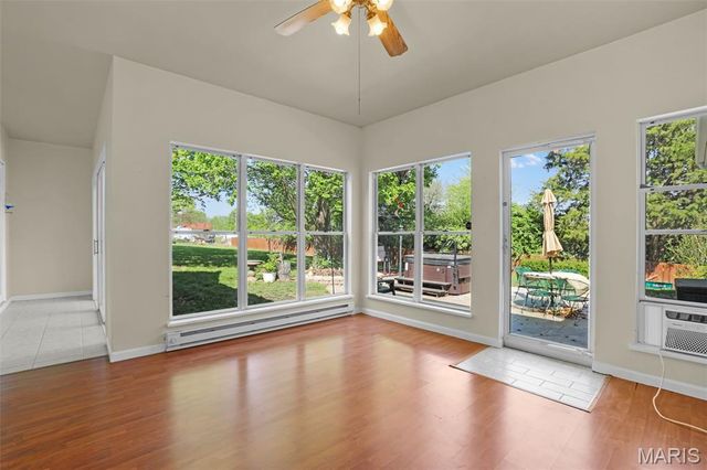 910 Cherry Lane, Washington, MO 63090