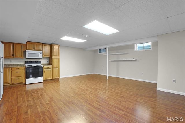 910 Cherry Lane, Washington, MO 63090