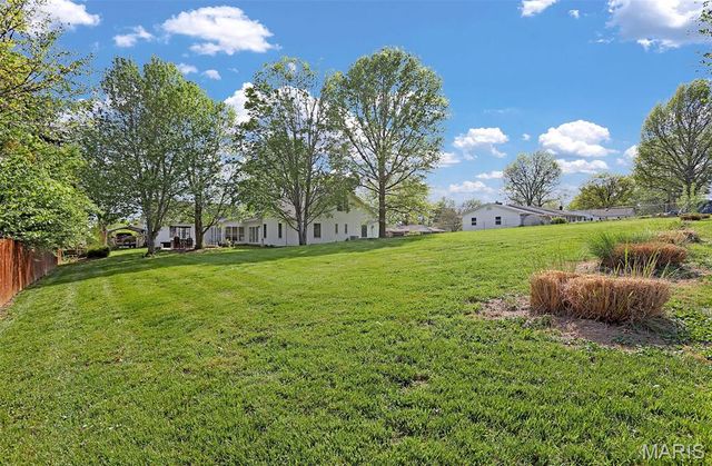 910 Cherry Lane, Washington, MO 63090