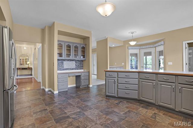 910 Cherry Lane, Washington, MO 63090