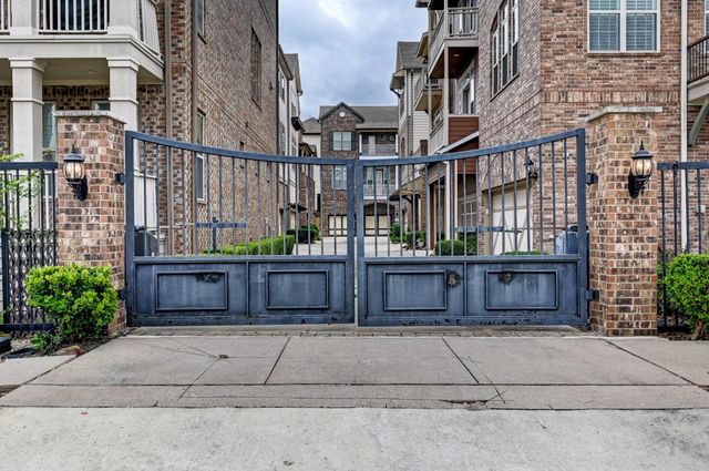 1621 W 23rd Street B, Houston, TX 77008