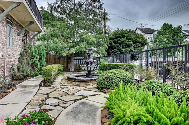 1621 W 23rd Street B, Houston, TX 77008