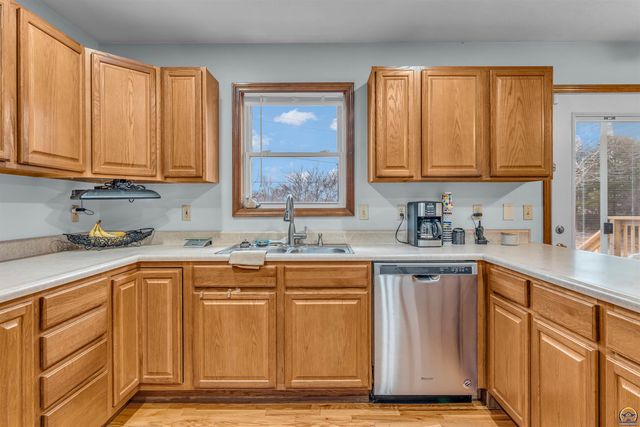 630 NW Shorey PL, Topeka, KS 66608